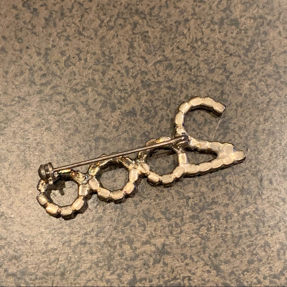 🎁‼️ Jeweled 2000 Brooch - Picture 3 of 3